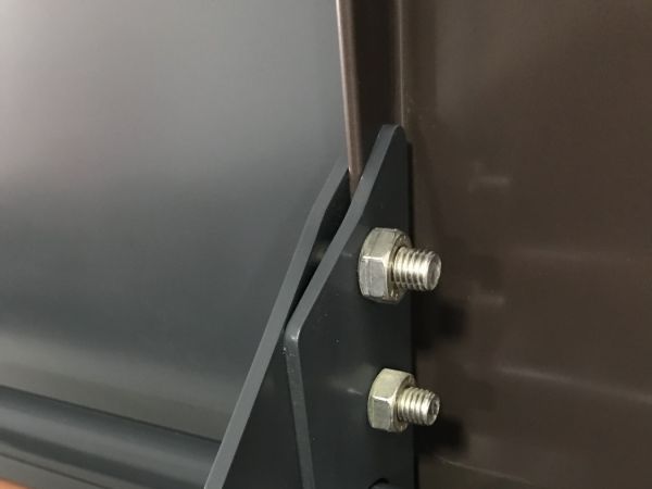 Držák trubkové sněhové zábrany dvoudírový